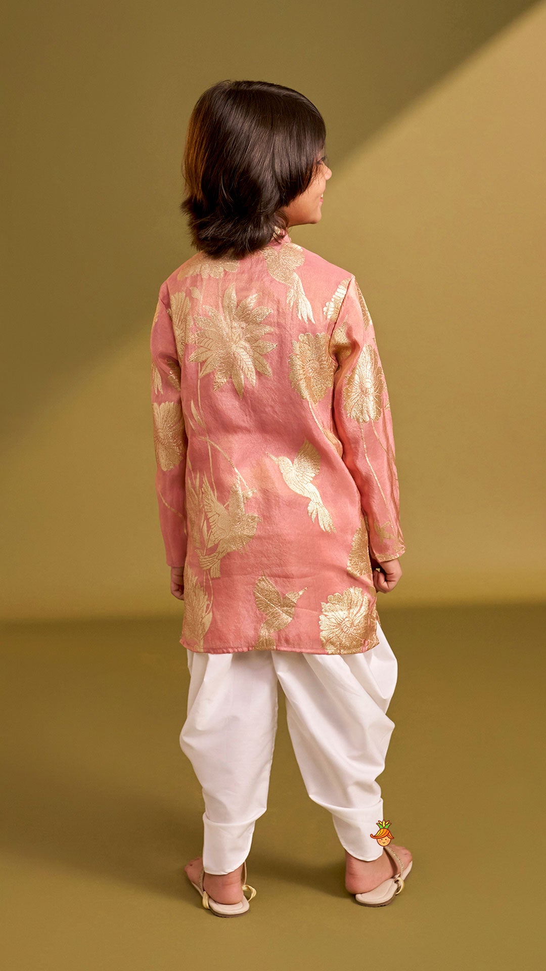 Pre Order: Bird Motif Detailed Shimmery Kurta And Dhoti