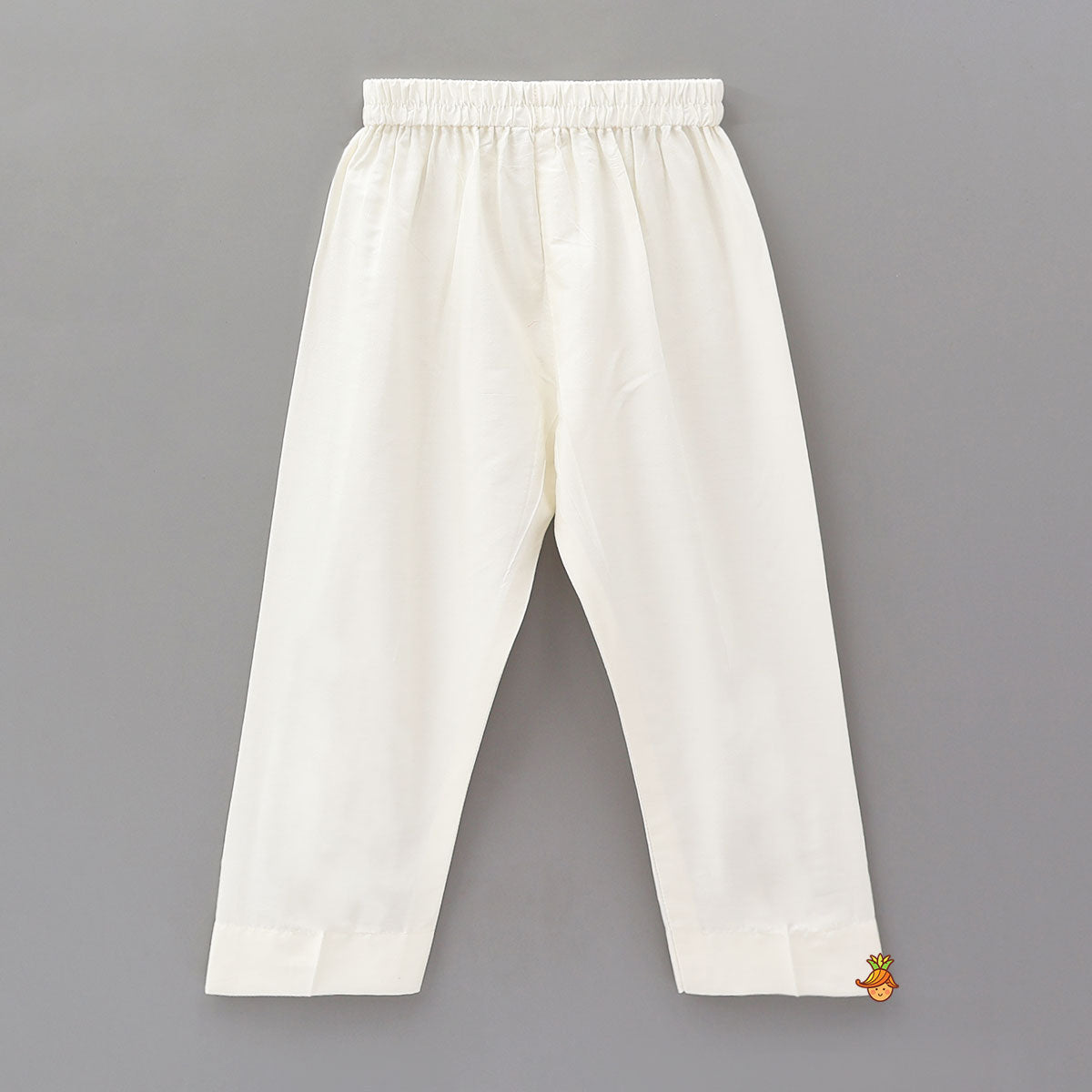 Pre Order: Embroidered Collar And Front Placket Kurta With Pyjama