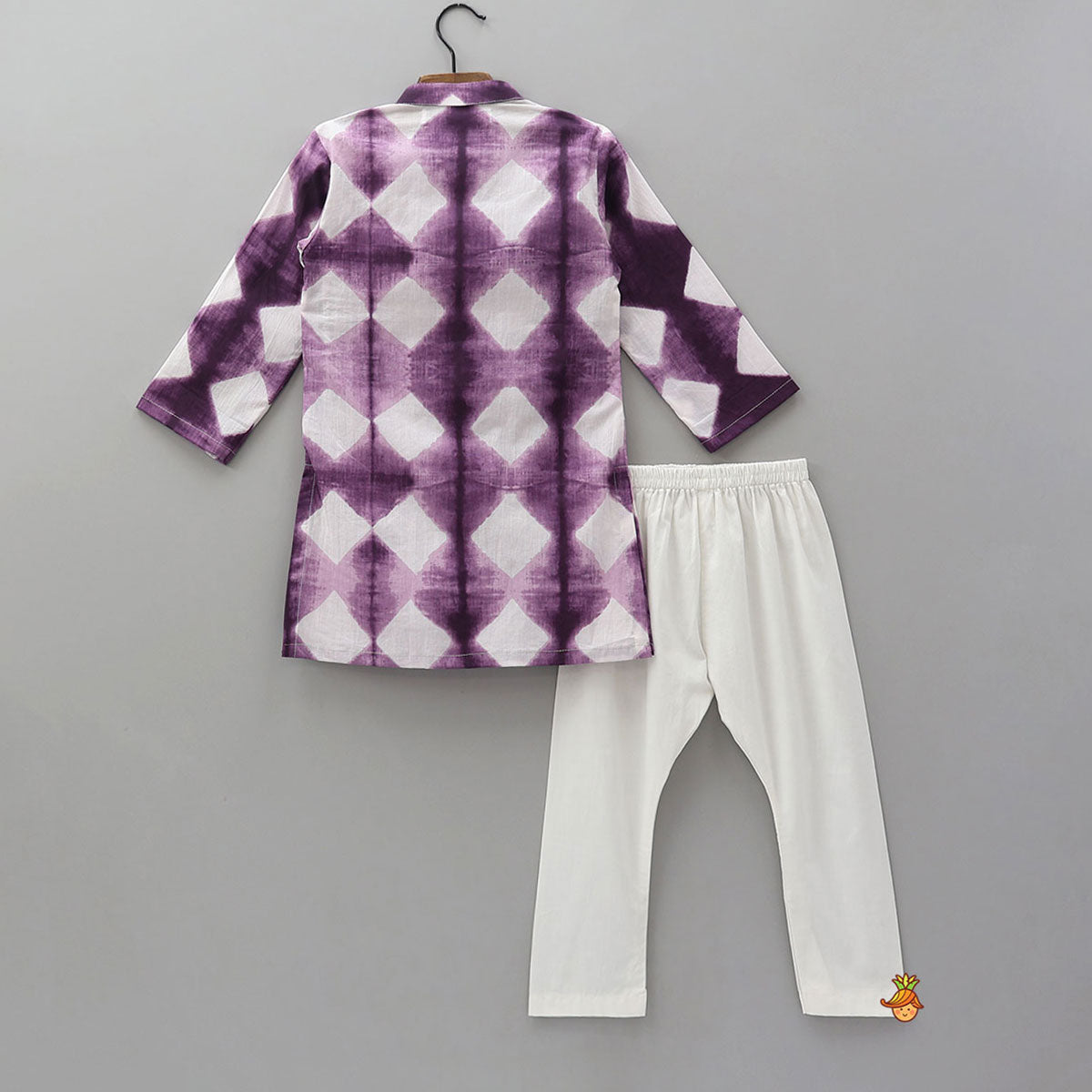 Pre Order: Thread Detailed Yoke Printed Kurta And Pyjama