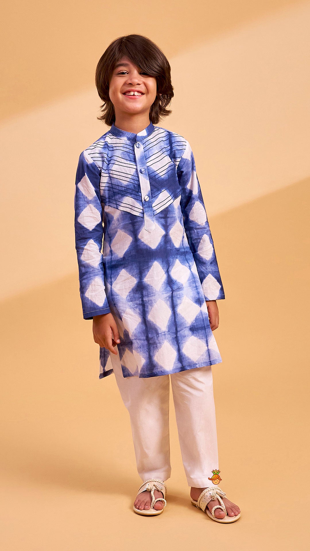 Pre Order: Thread Detailed Yoke Printed Ethnic Kurta And Pyjama