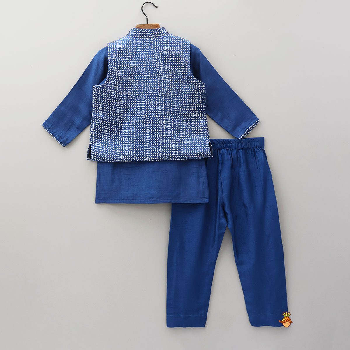 Pre Order: Ethnic Kurta Set With Printed Jacket And Pyjama