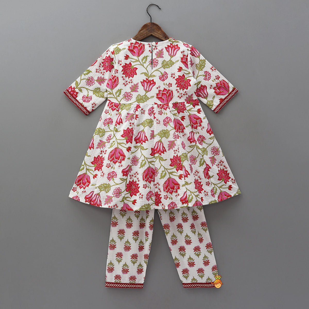 Beautifully Printed Side Knot Detailed Kurti And Pant With Matching Dupatta