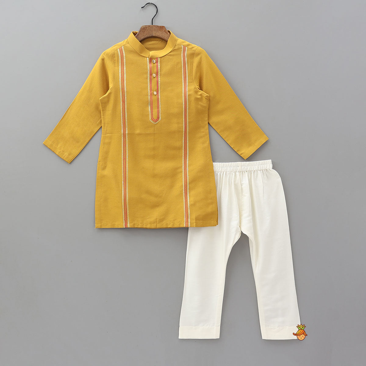 Pre Order: Ethnic Kurta With Striped Jacket And Pyjama