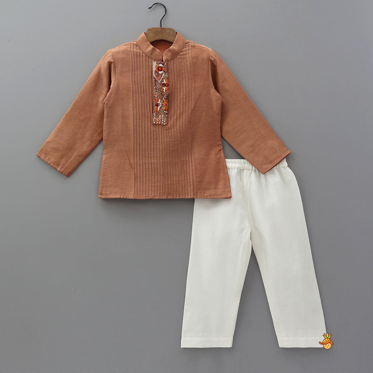 Pre Order: Pin Tuck Detailed Kurta And Pyjama