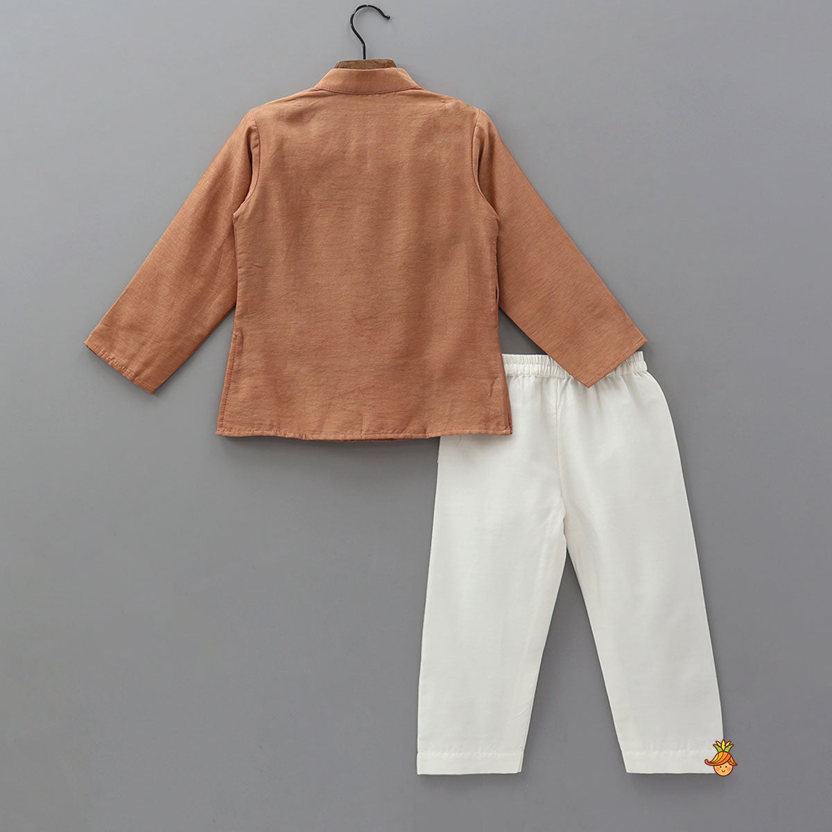 Pre Order: Pin Tuck Detailed Kurta And Pyjama