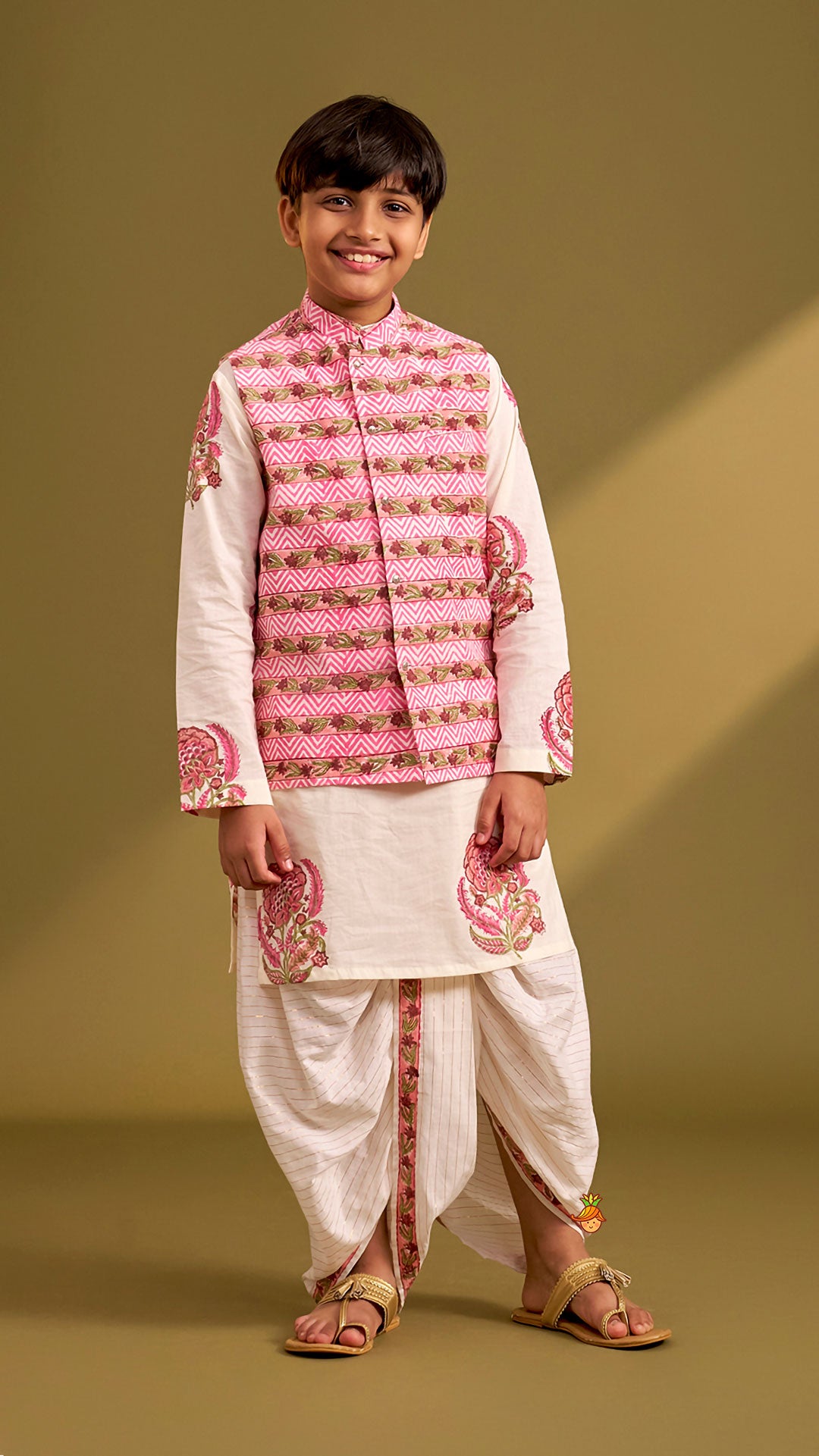 Pre Order: Ethnic Kurta And Chevron Printed Jacket With Matching Dhoti