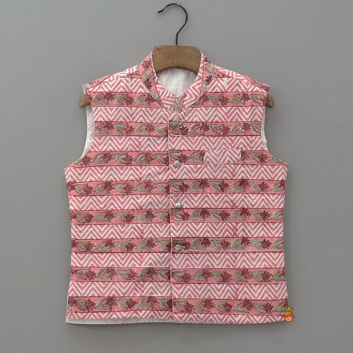Pre Order: Ethnic Kurta And Chevron Printed Jacket With Matching Dhoti
