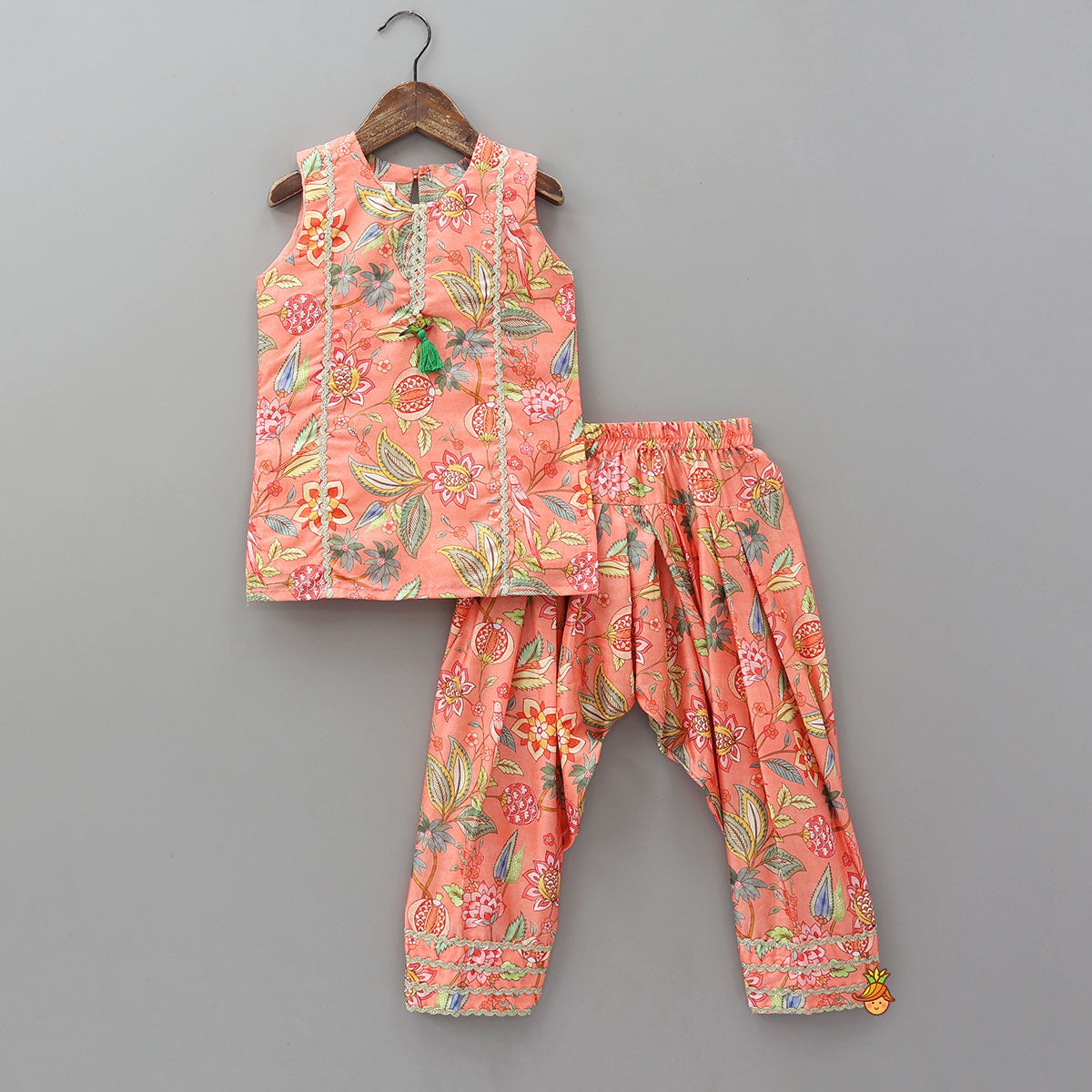 Round Neck Kurti With Matching Patiala And Contrasting Dupatta