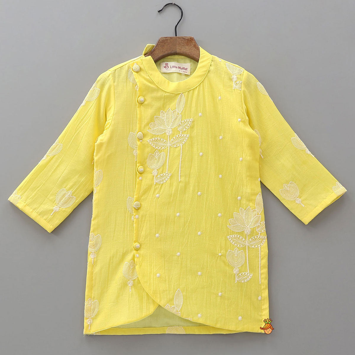 Pre Order: Embroidered Ethnic Kurta And Pyjama