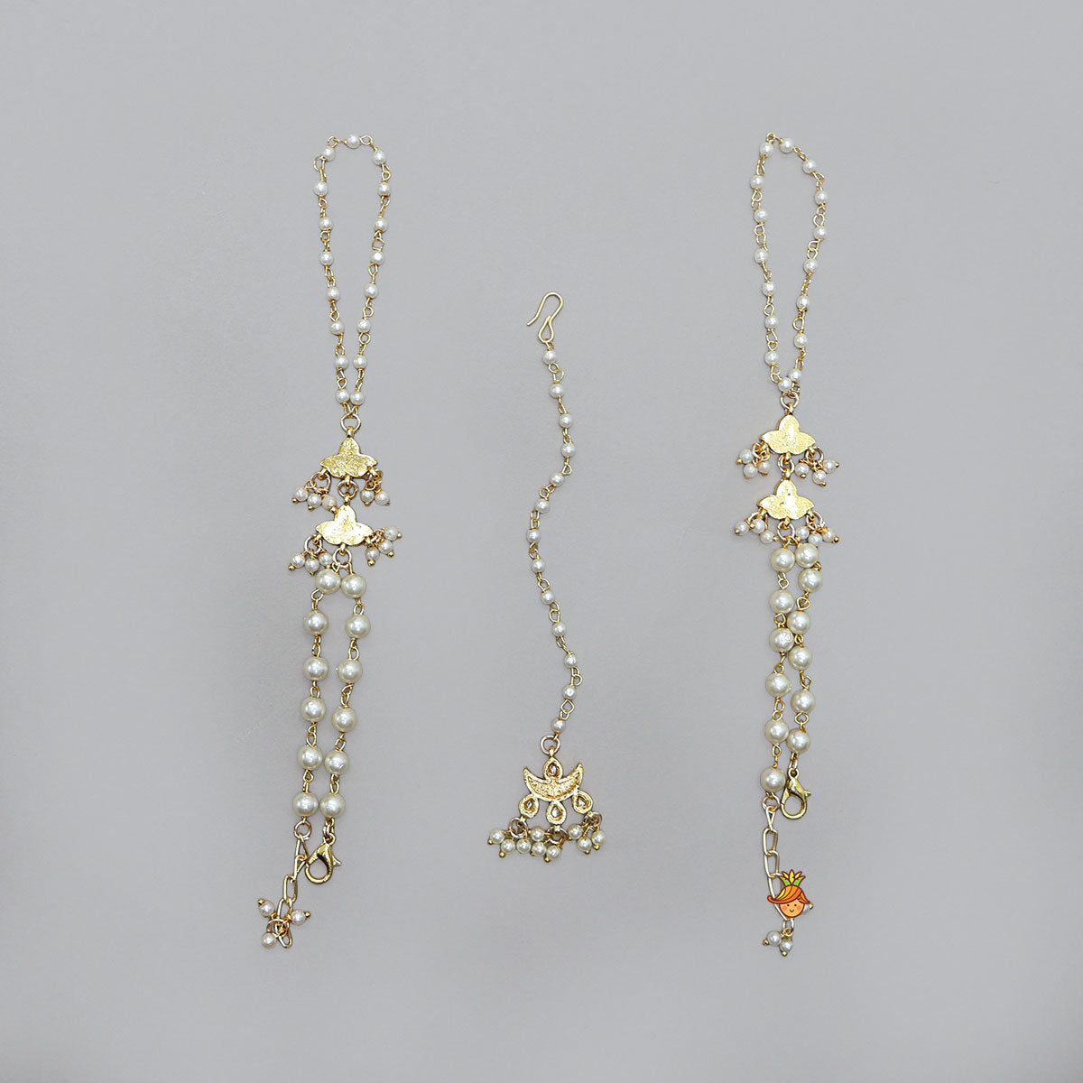 Exquisite Hand Harness Bracelet And Maang Tikka