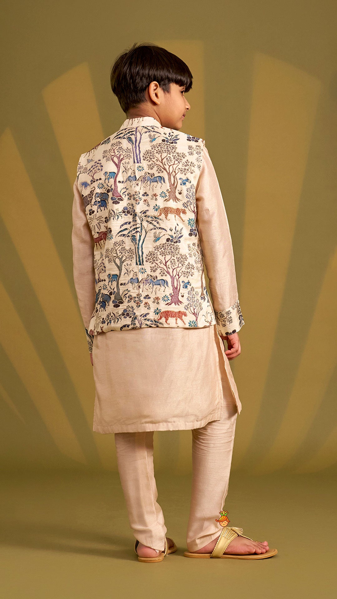 Pre Order: Ethnic Kurta With Animal Motif Jacket And Pyjama