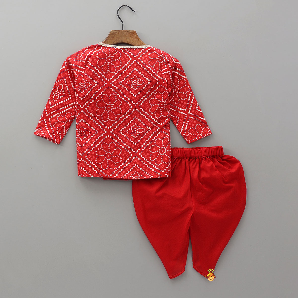 Pre Order: Bandhani Printed Jamna Set With Booties Mittens And Cap
