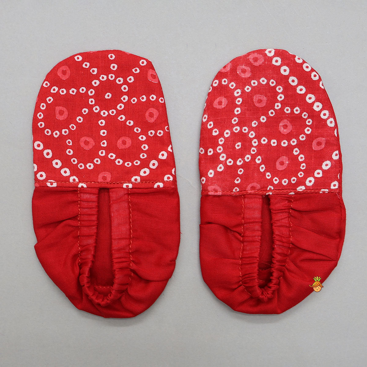 Pre Order: Bandhani Printed Angarkha Style Kurti With Cap Mittens And Booties