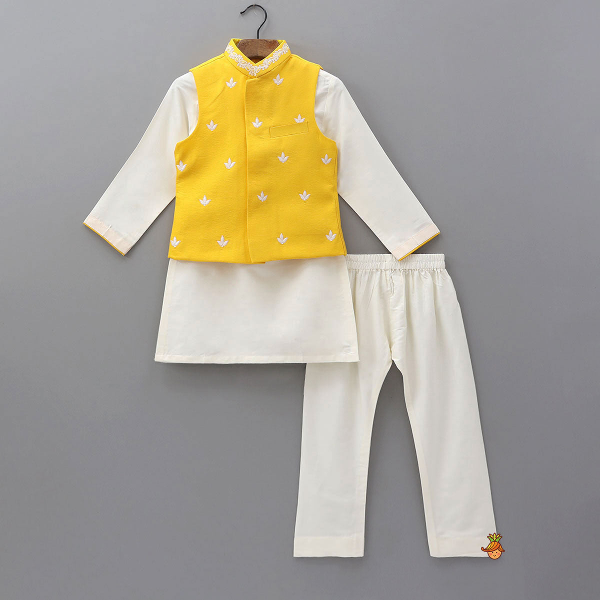Pre Order: Ethnic Kurta With Thread Work Jacket And Pyjama