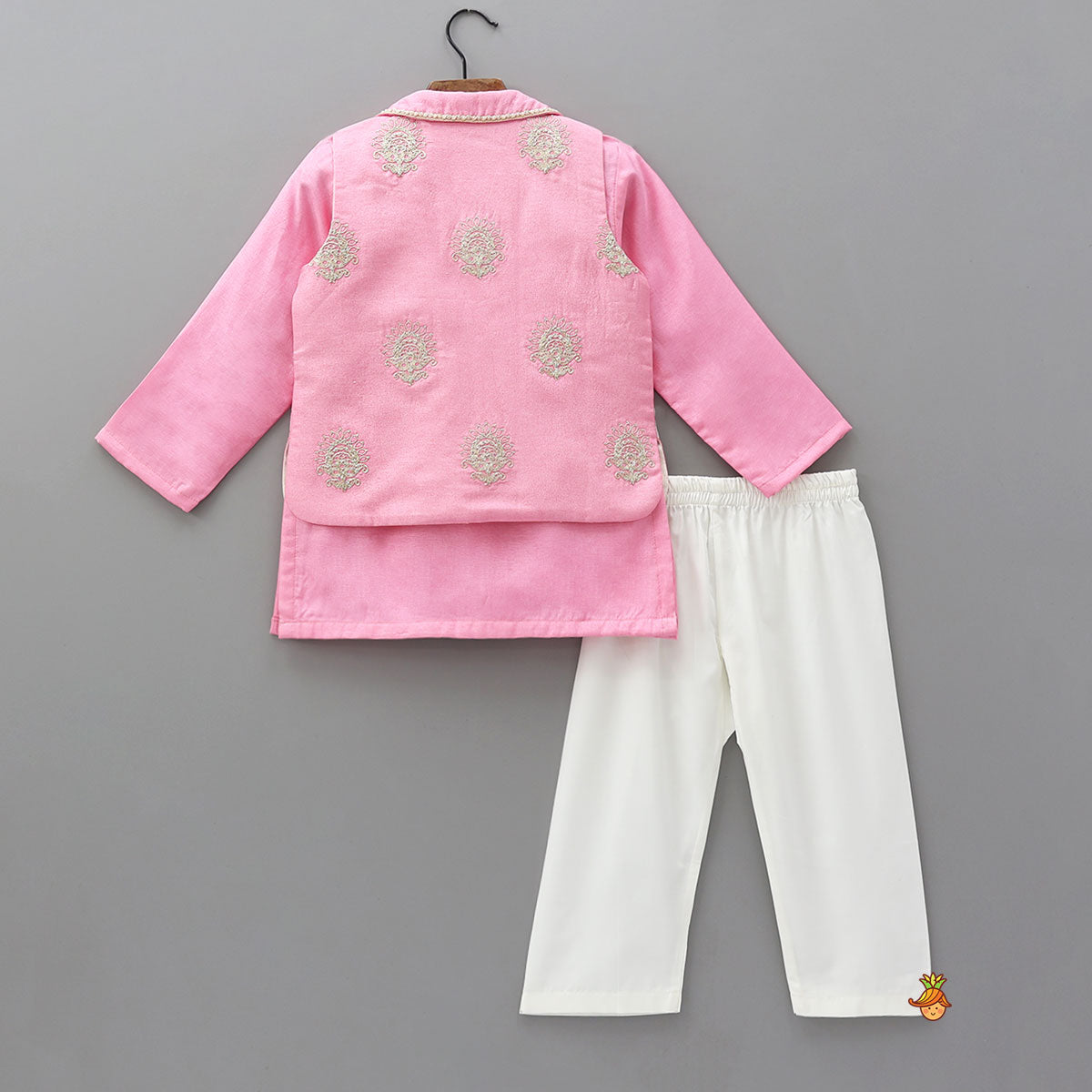 Pre Order: Loop Button Detail Kurta With Collar Neck Jacket And Pyjama