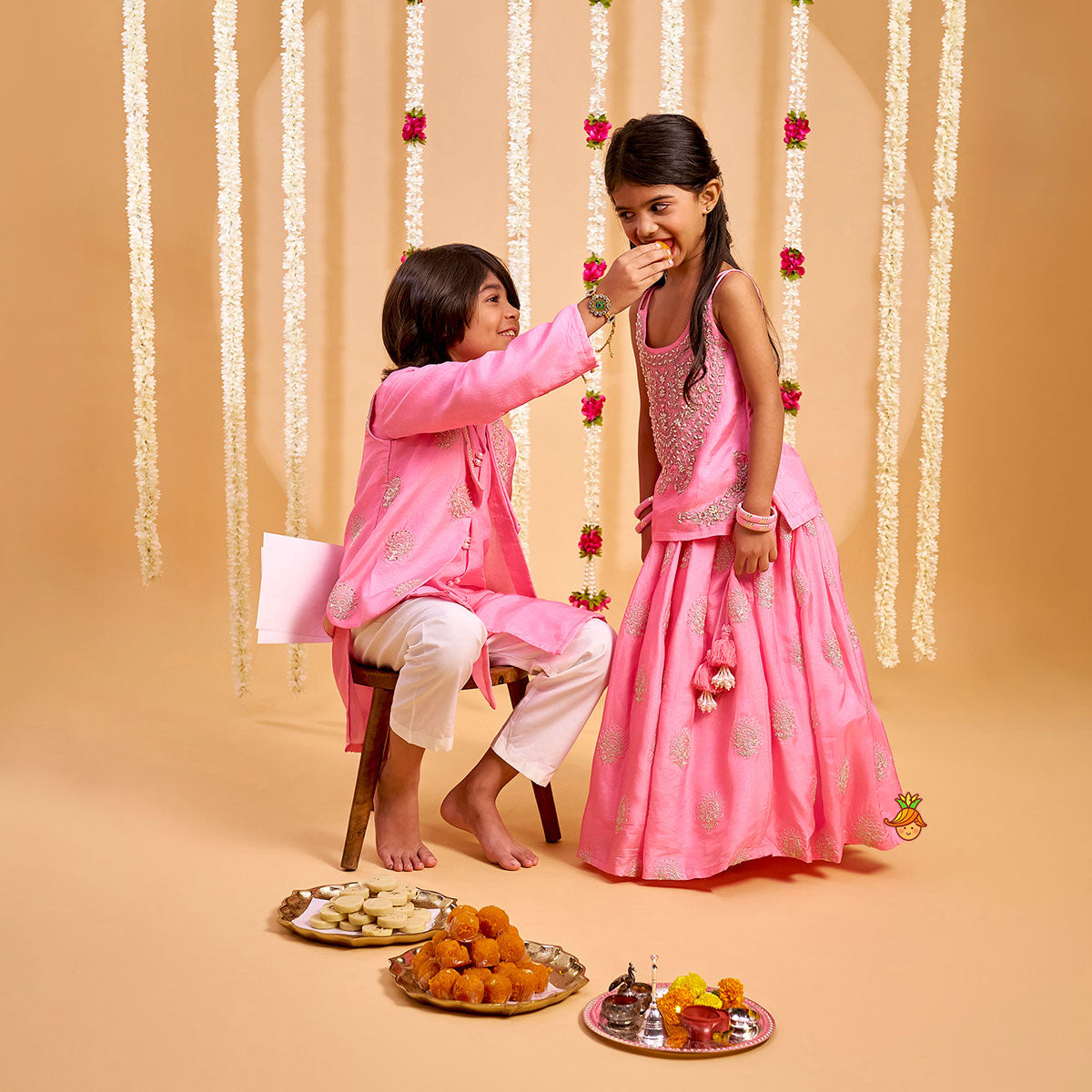 Loop Button Detail Kurta With Collar Neck Jacket And Pyjama twinning model image 3