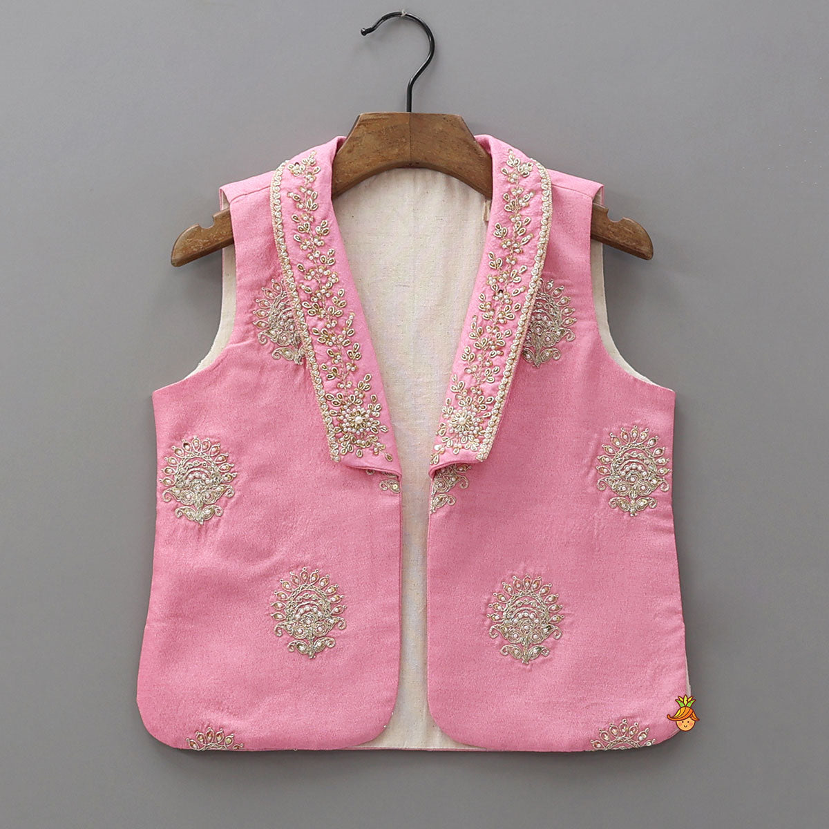 Pre Order: Loop Button Detail Kurta With Collar Neck Jacket And Pyjama