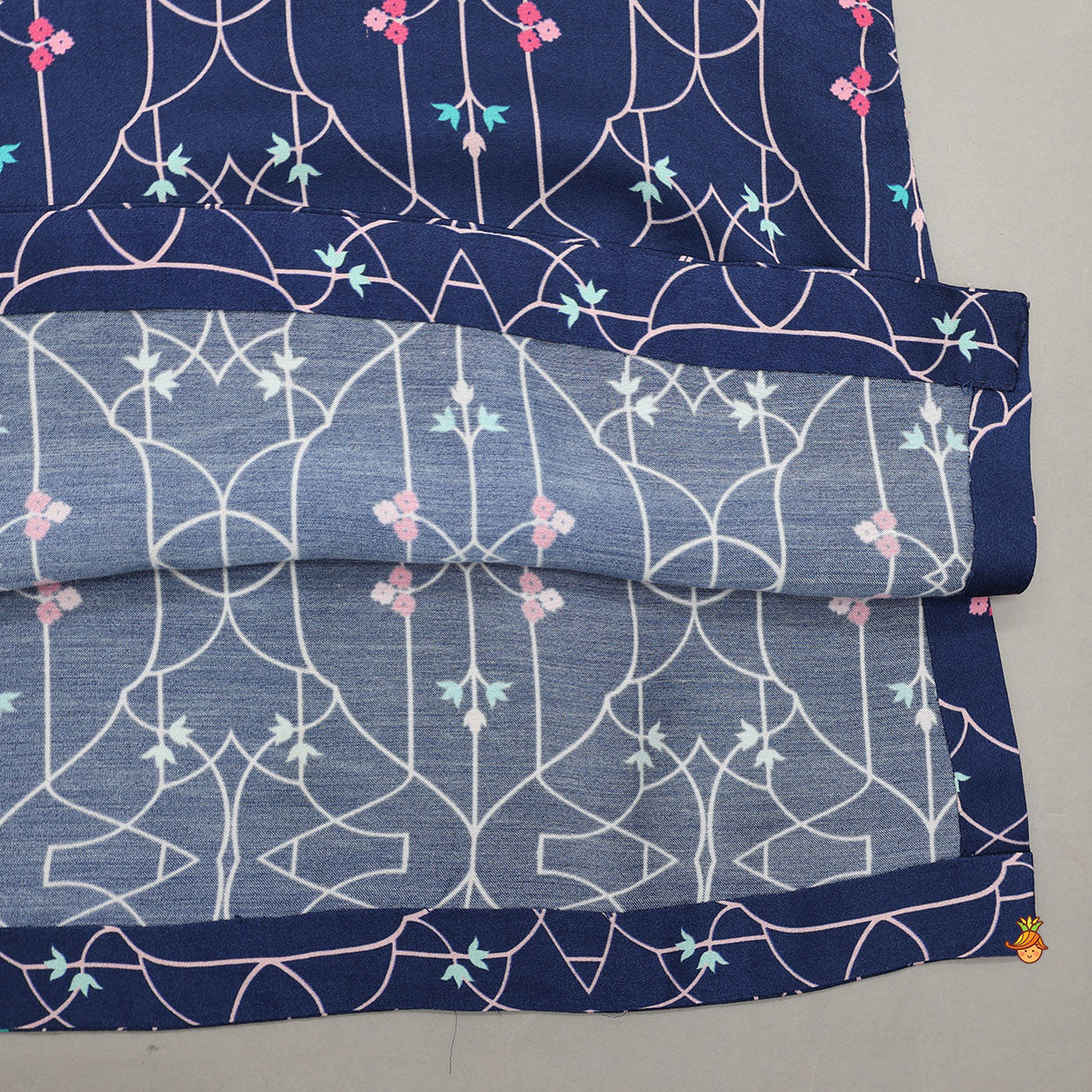 Pre Order: Floral Printed Kurta With Pocket Detail Pyjama