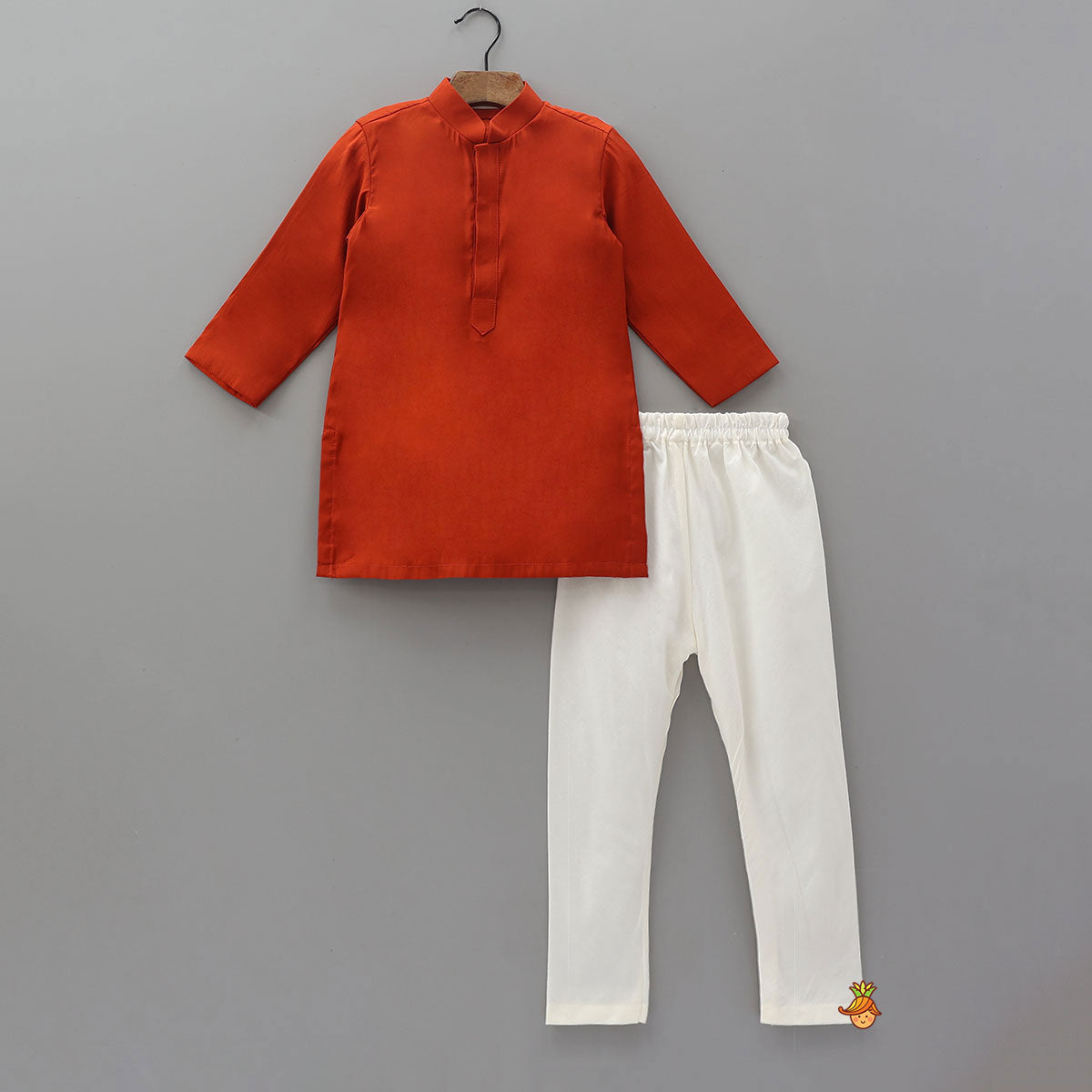 Pre Order: Ethnic Kurta With Front-Open Jacket And Churidar