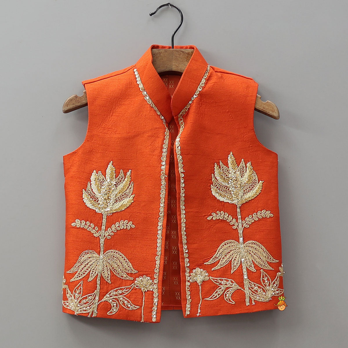 Pre Order: Ethnic Kurta With Front-Open Jacket And Churidar