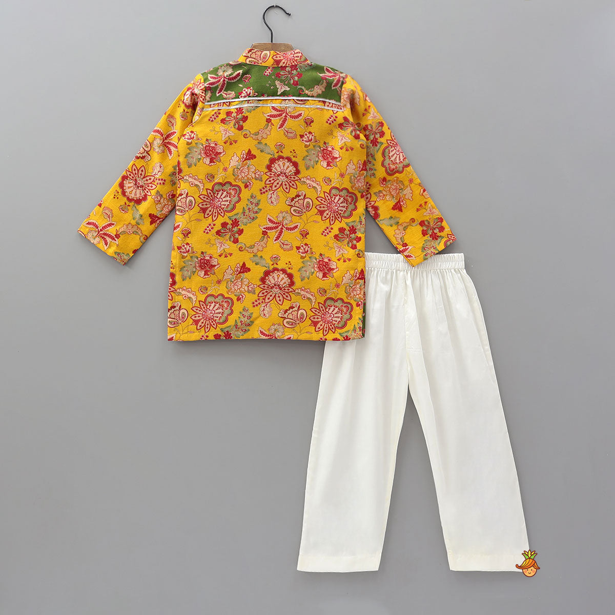 Pre Order: All Over Floral Printed Kurta With Pyjama