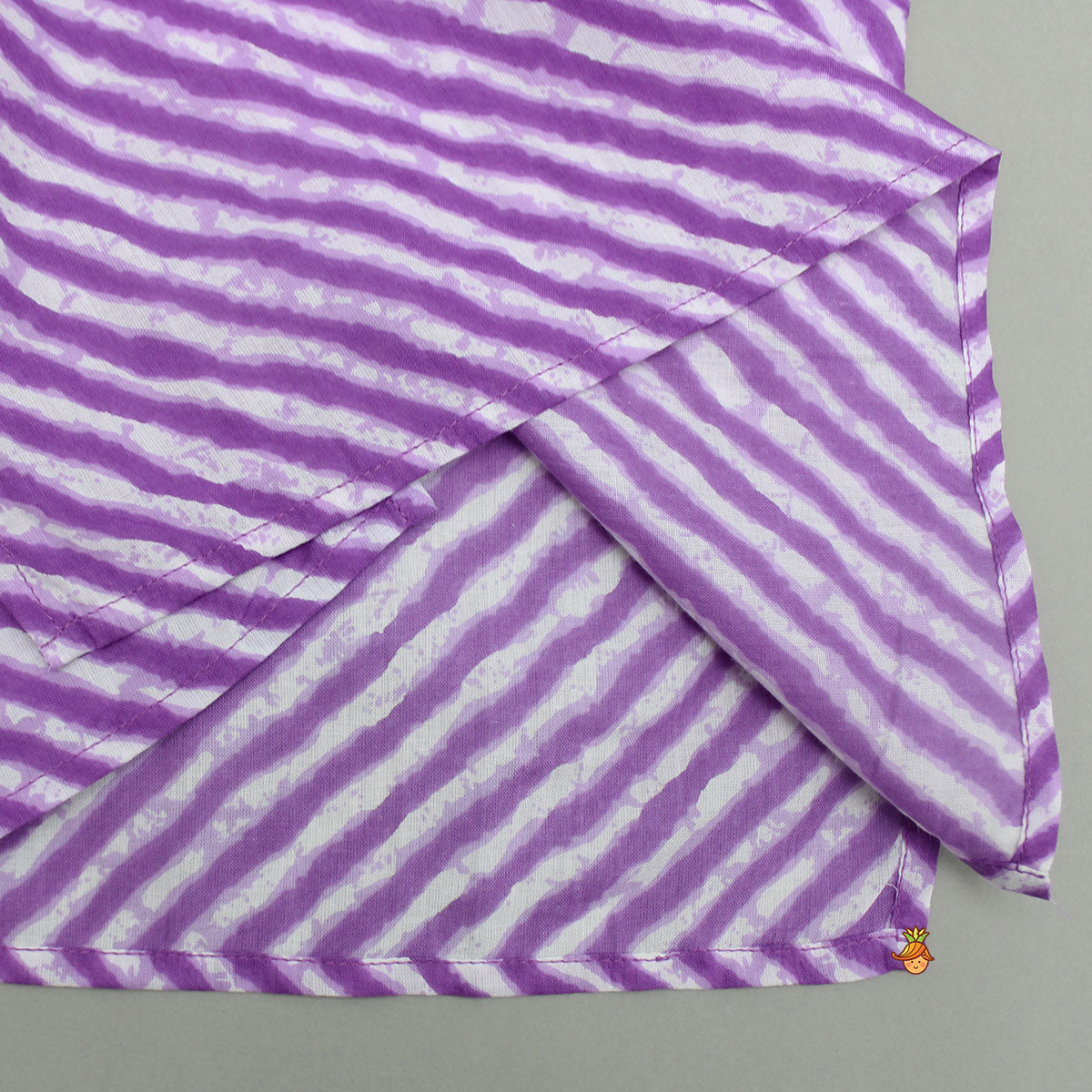 Leheriya Printed Mandarin Collar Kurta With Pyjama