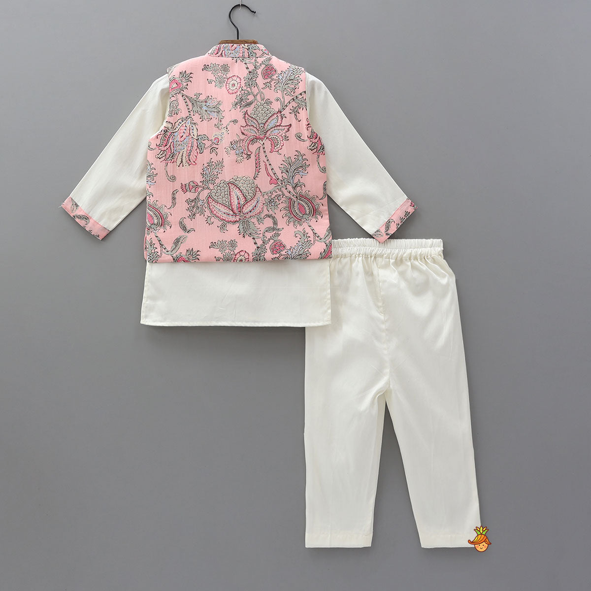 Pre Order: Ethnic Kurta With Contrasting Printed Jacket And Pyjama