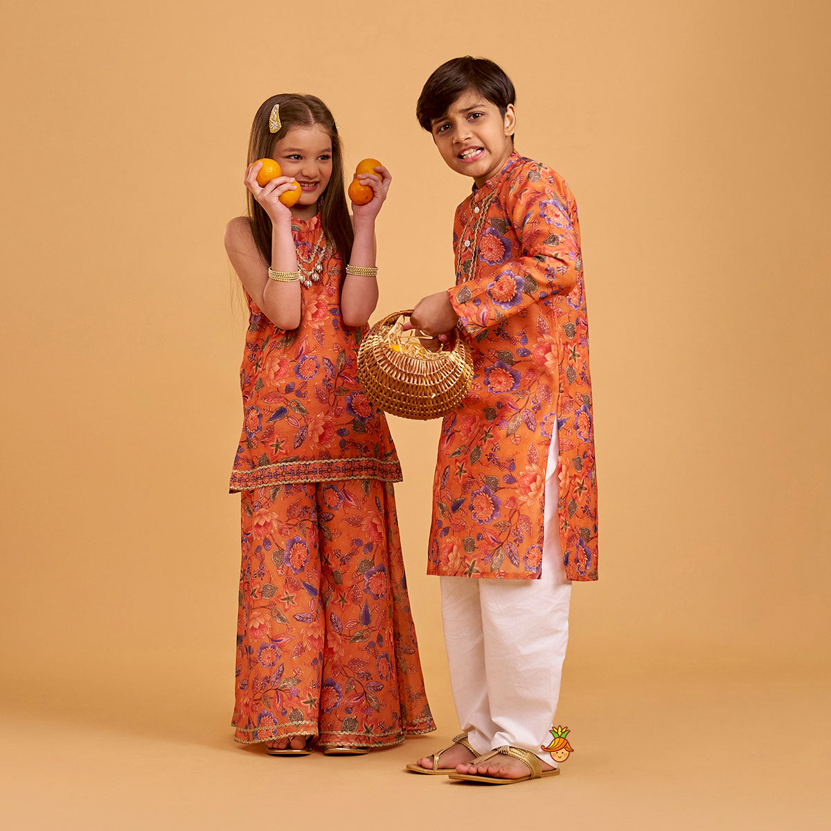 Beautiful Floral Printed Ethnic Kurta With Pyjama twinning model image 2