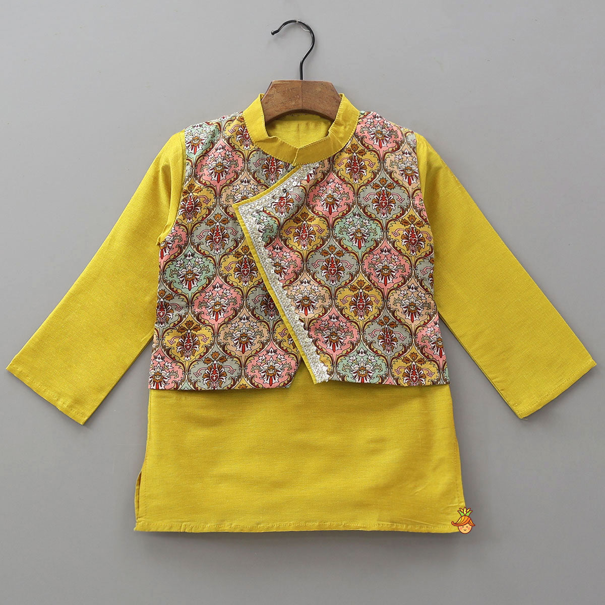 Pre Order: Kurta With Printed Attached Flap And Dhoti