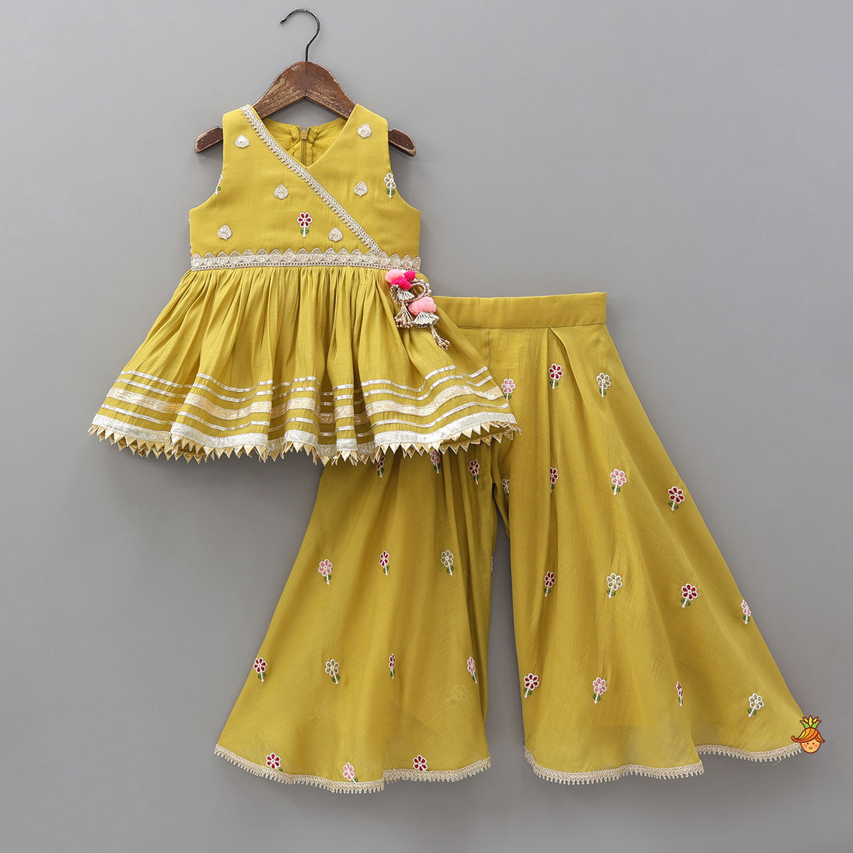 Pre Order: Elegant Tassel Enhanced Kurti With Wide-Leg Palazzo