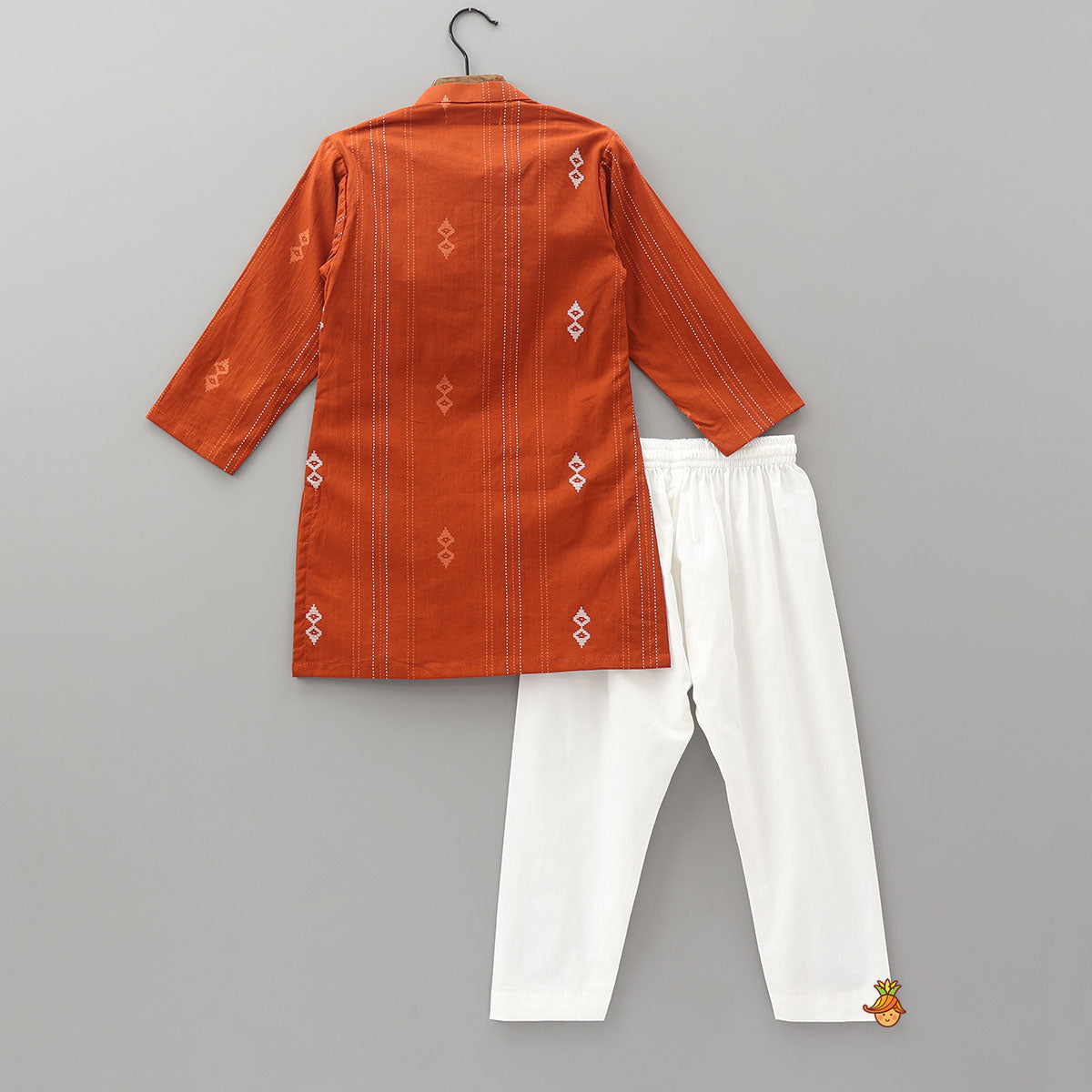 Pre Order: Front Placket Printed Ethnic Kurta And Pyjama