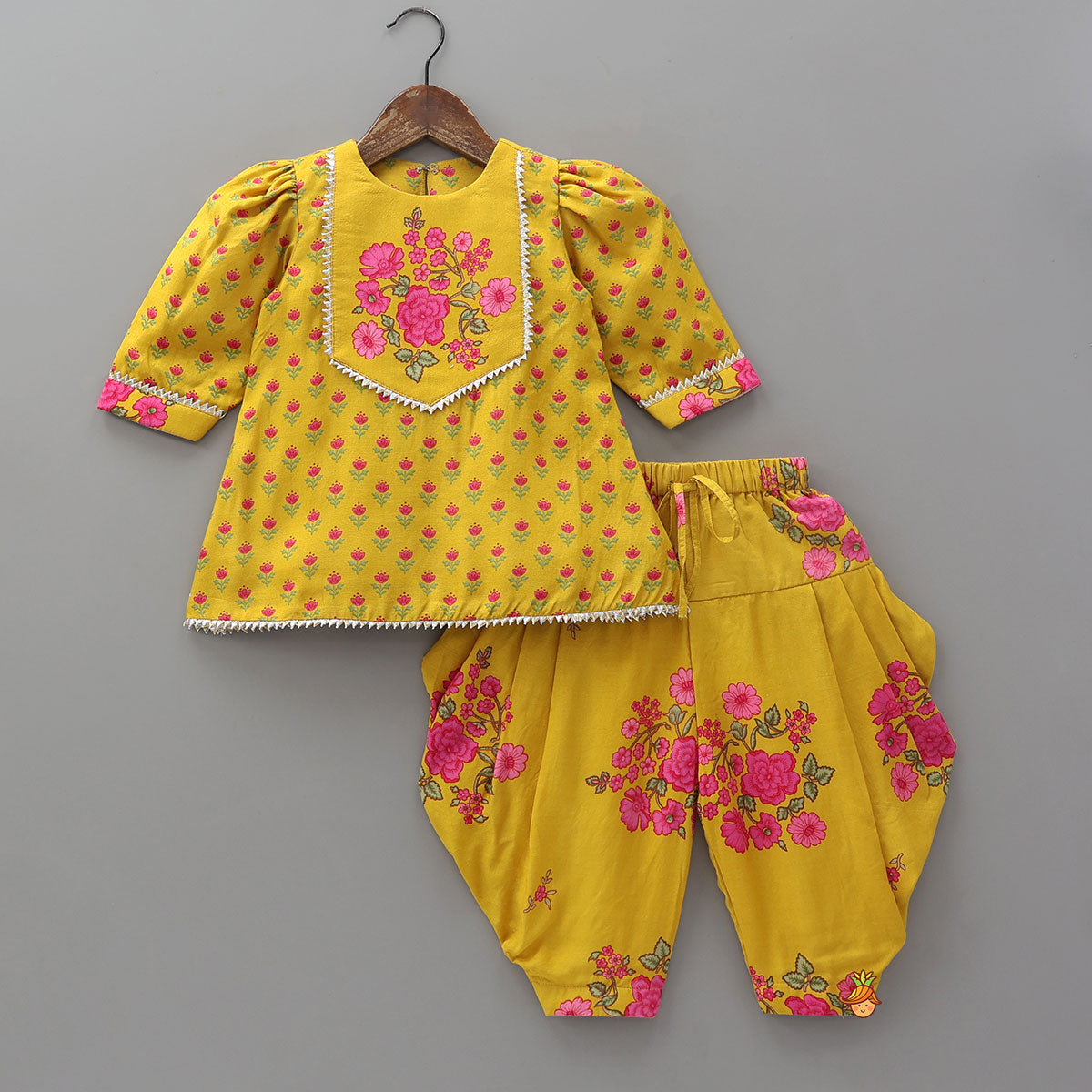 Floral Printed Lace Detailed Kurti With Salwar