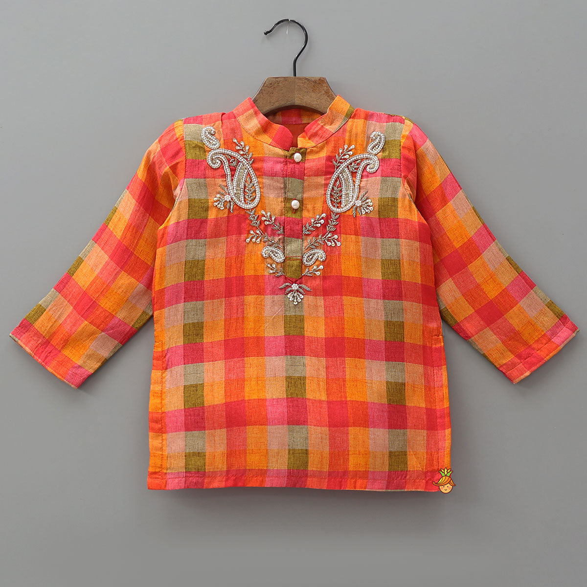 Pre Order: Paisley Zardozi Butti Embroidered Checked Kurta With Pyjama