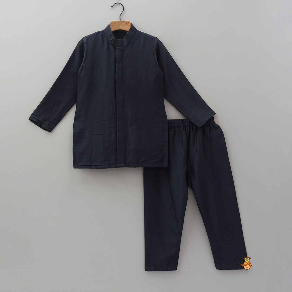 Pre Order: Ethnic Kurta With Thread Work Jacket And Pyjama