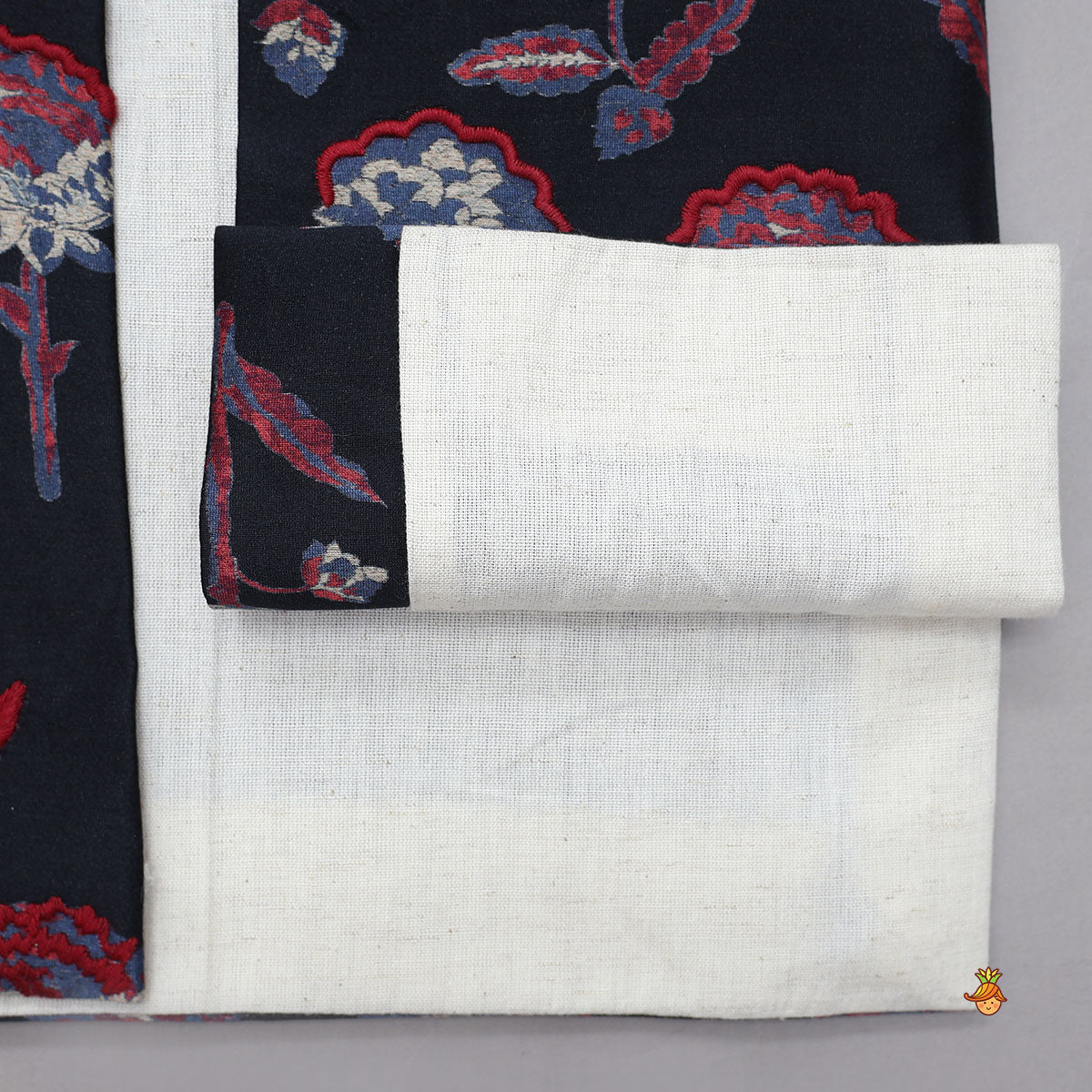 Pre Order: Ethnic Kurta With Thread Work Jacket And Pyjama