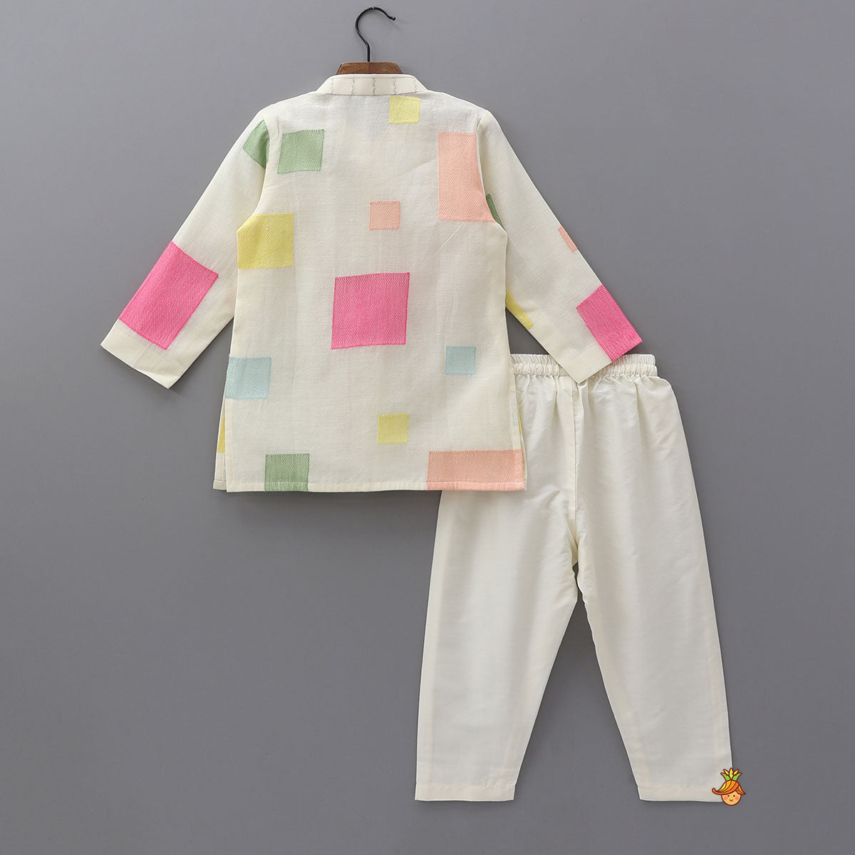 Pre Order: Geometric Embroidered Kurta With Pyjama