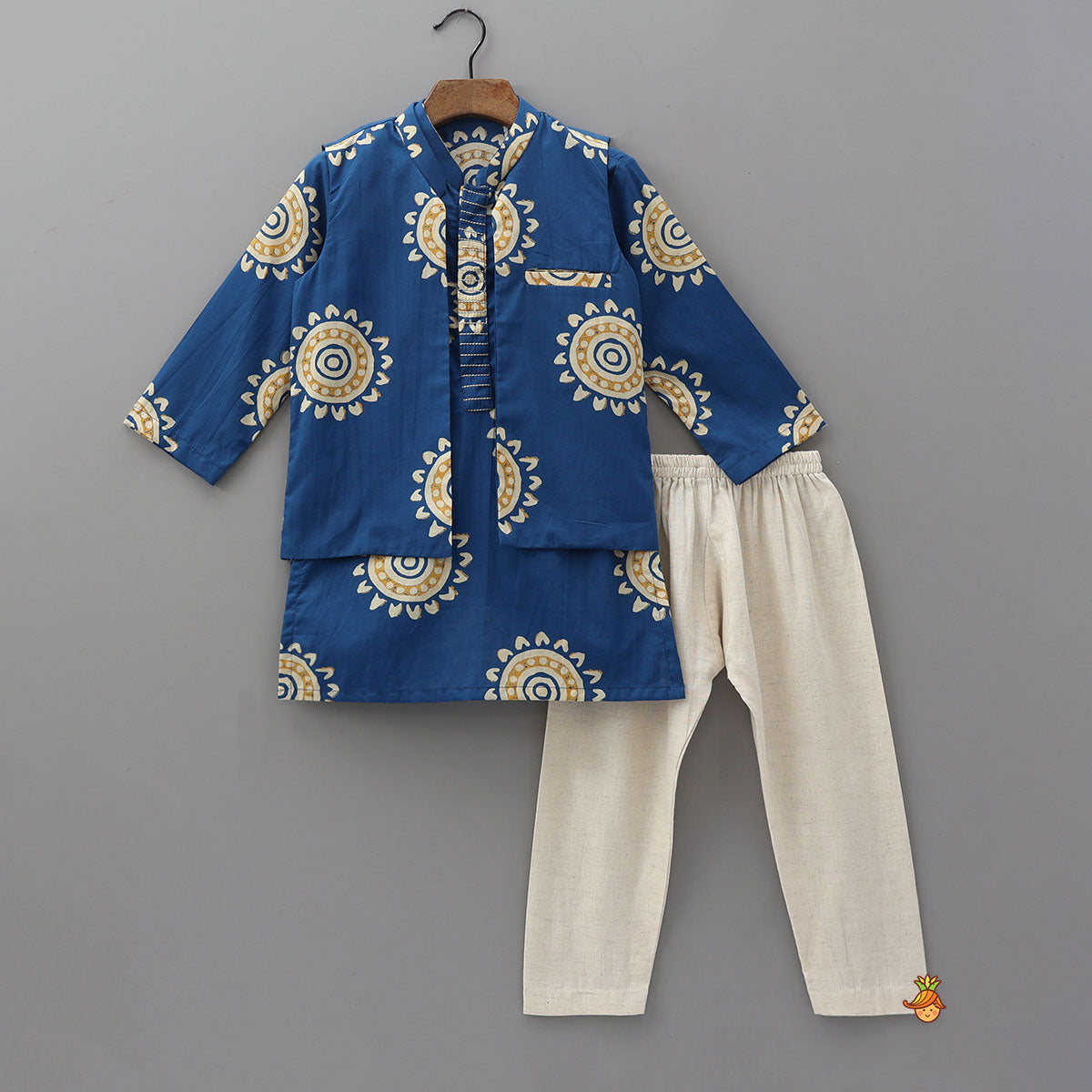 Pre Order: Soft Cotton Printed Ethnic Kurta With Open Jacket And Pyjama