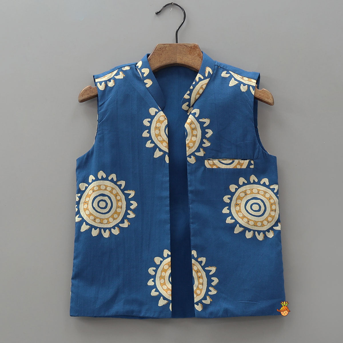 Pre Order: Soft Cotton Printed Ethnic Kurta With Open Jacket And Pyjama