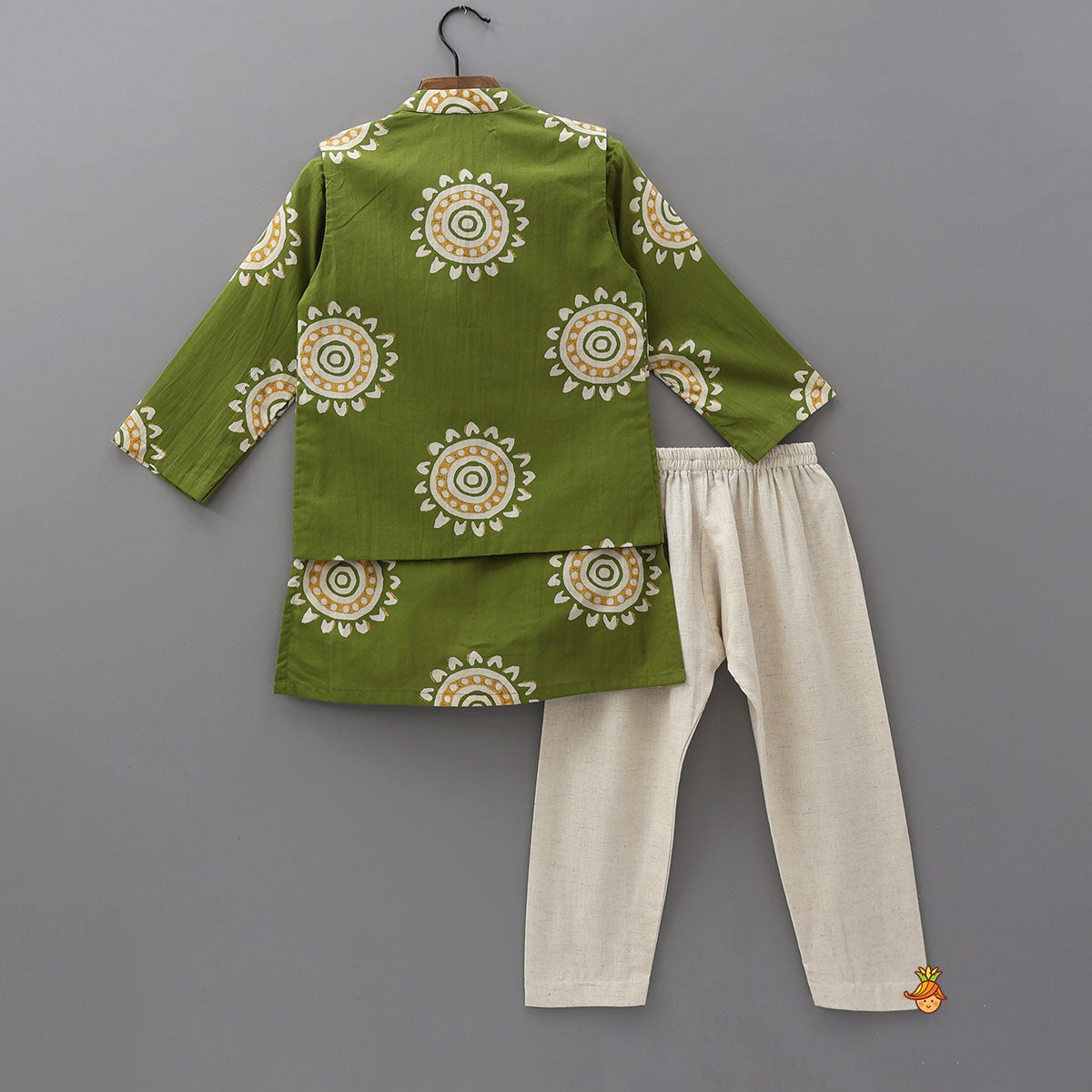 Pre Order: Cotton Printed Kurta With Open Jacket And Pyjama