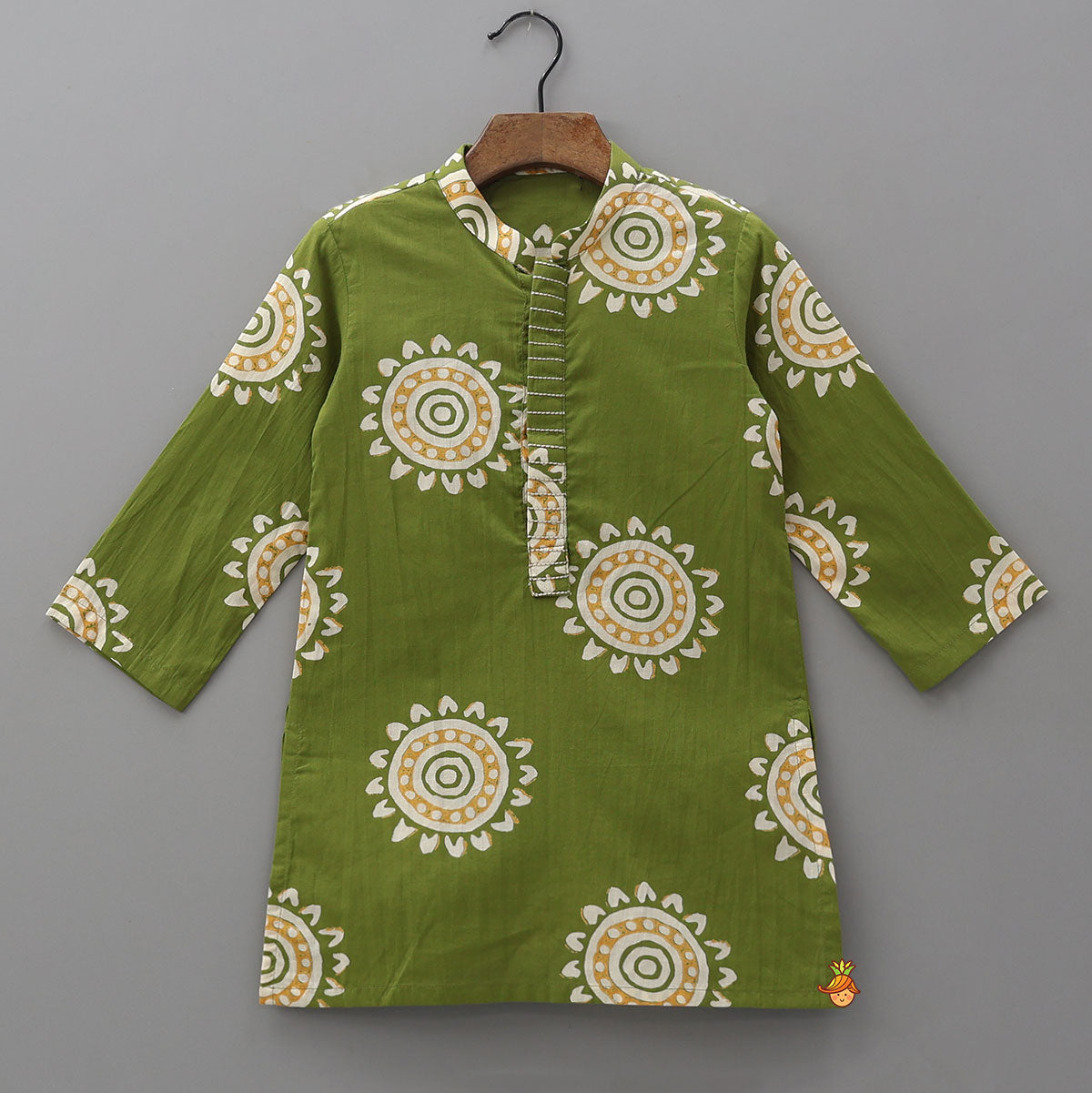 Pre Order: Cotton Printed Kurta With Open Jacket And Pyjama