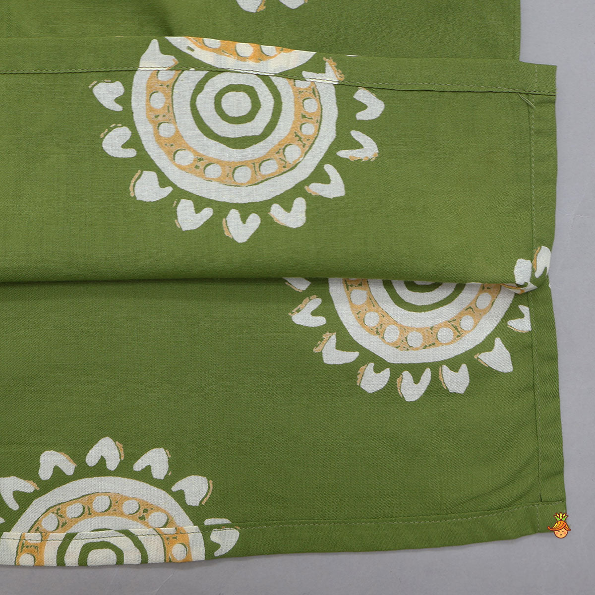 Pre Order: Cotton Printed Kurta With Open Jacket And Pyjama
