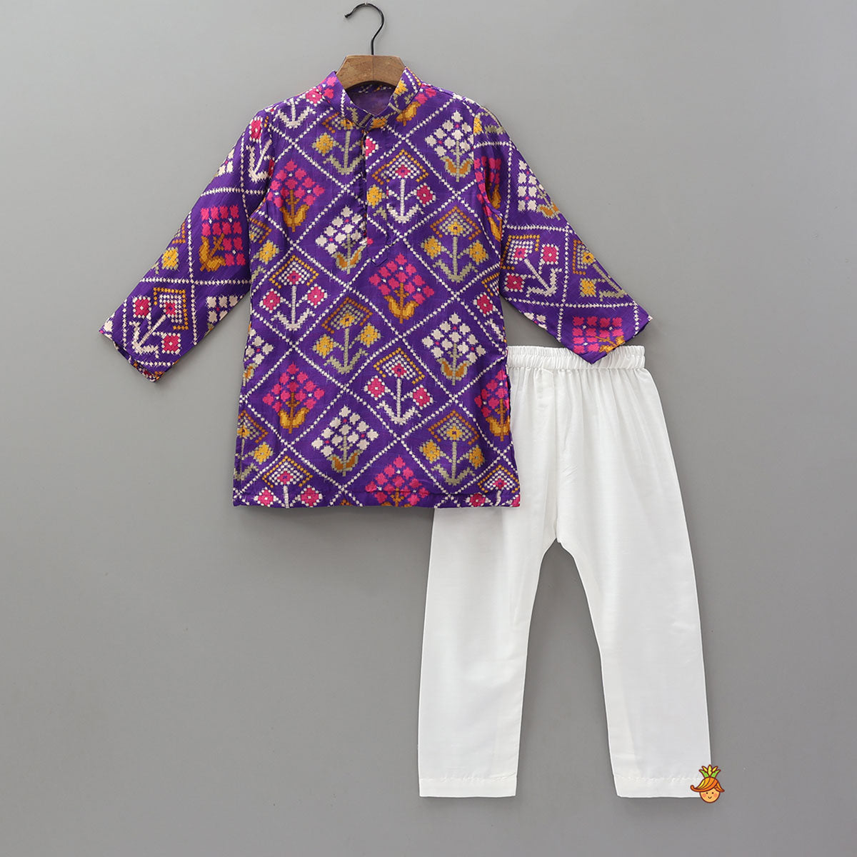 Pre Order: Floral Geometric Printed Kurta With Jacket And Pyjama