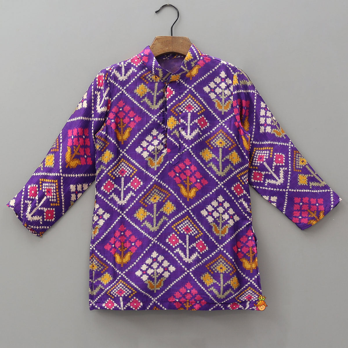 Pre Order: Floral Geometric Printed Kurta With Jacket And Pyjama