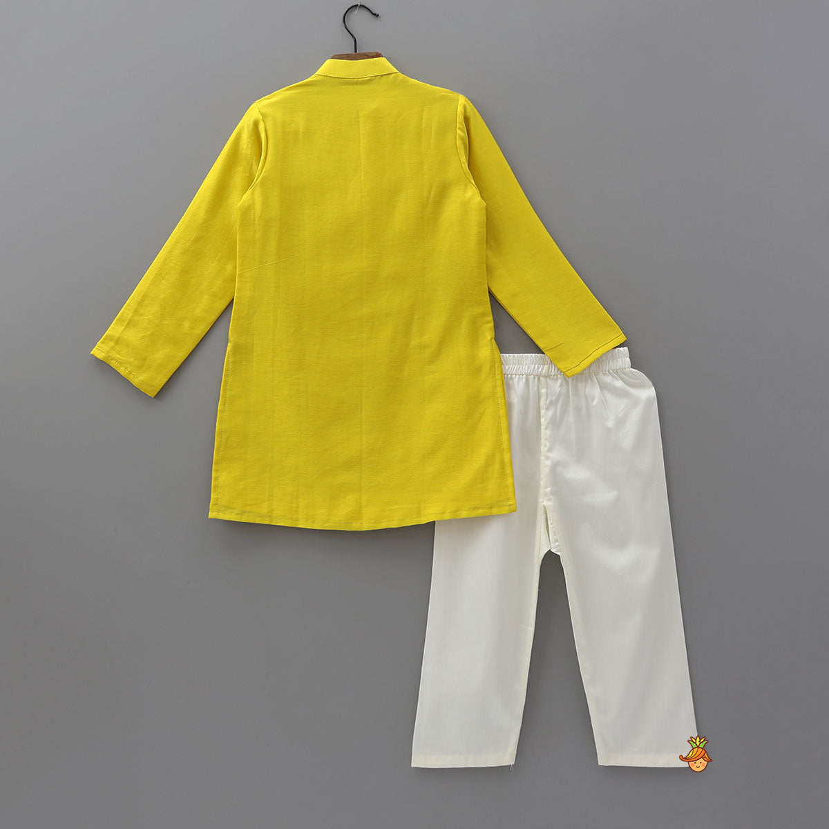 Pre Order: Booti Work Chanderi Kurta And Pyjama