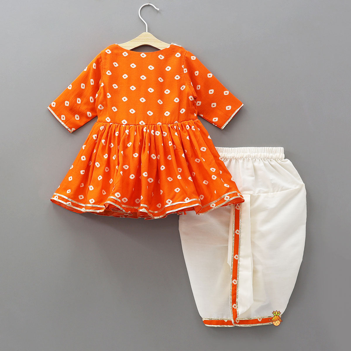 Pre Order: Bandhani Printed Angarkha And Dhoti With Mukut