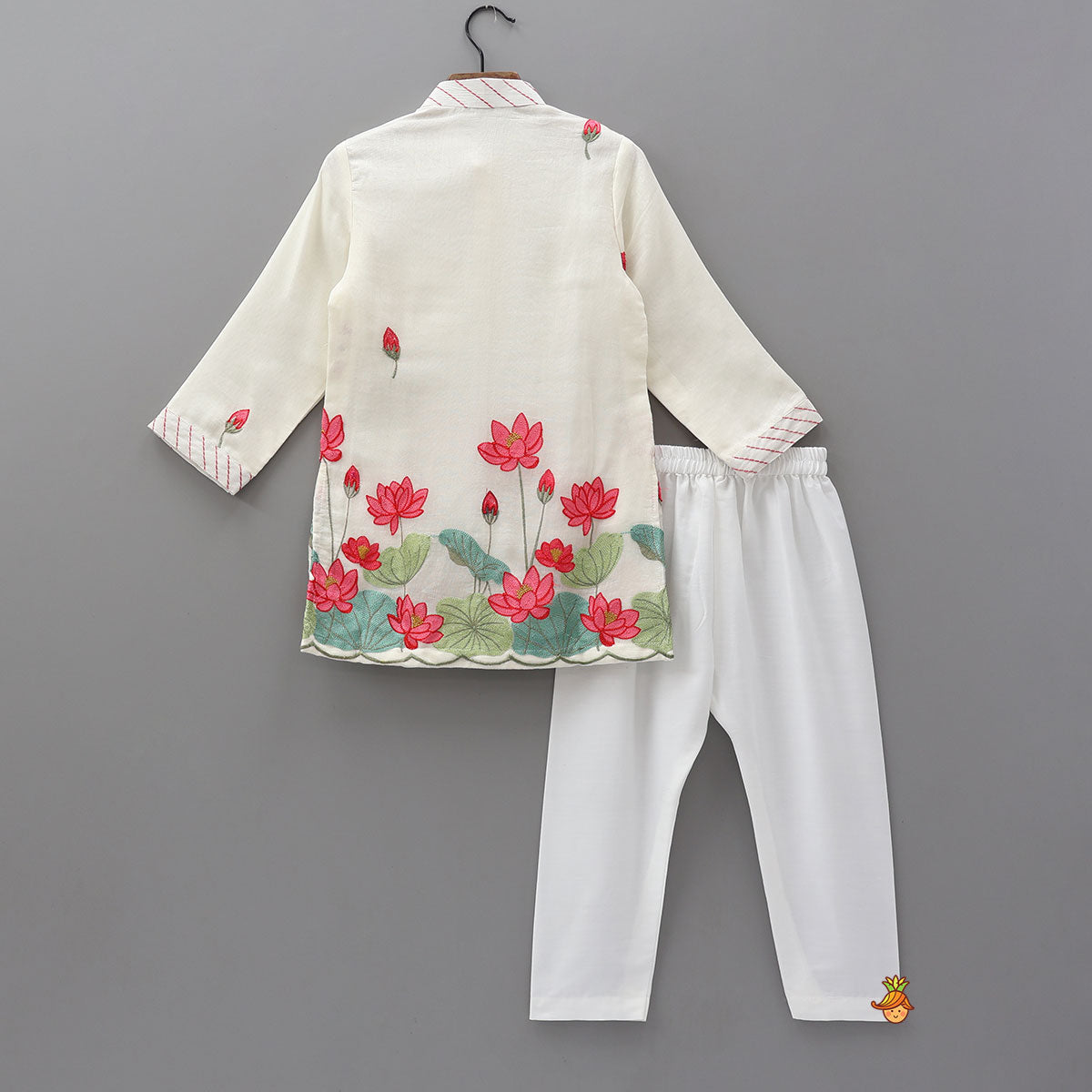 Pre Order: Lotus, Buds and Leaves Motif Embroidered Kurta And Pyjama
