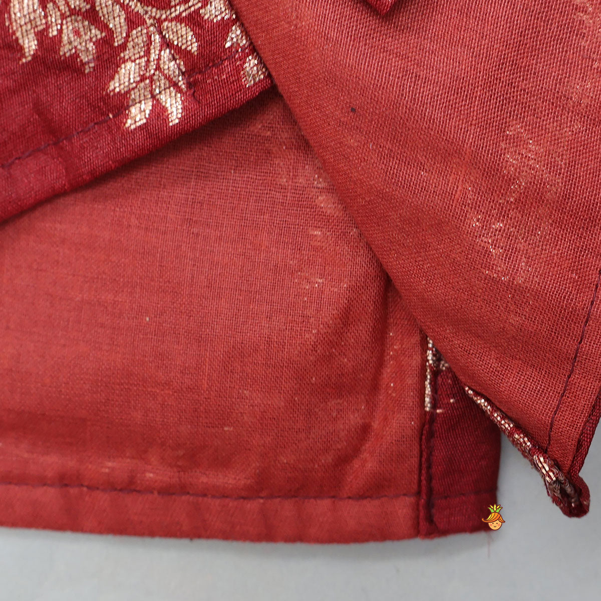 Pre Order: Shimmery Kurta With Contrasting Jacket And Pyjama