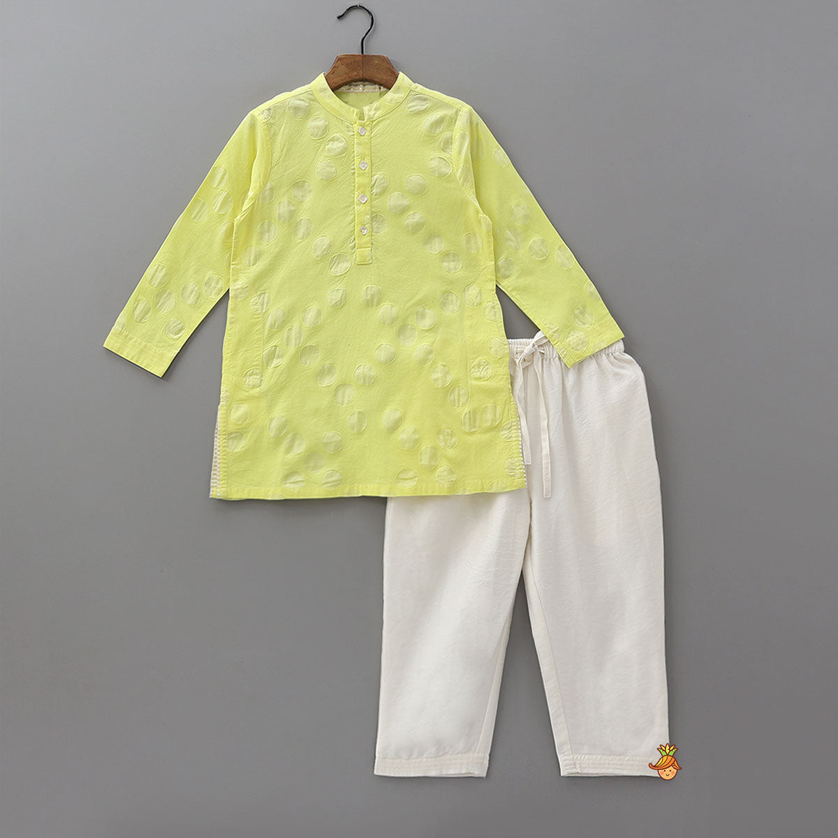 Pre Order: Embossed Circular Pattern Kurta And Pyjama