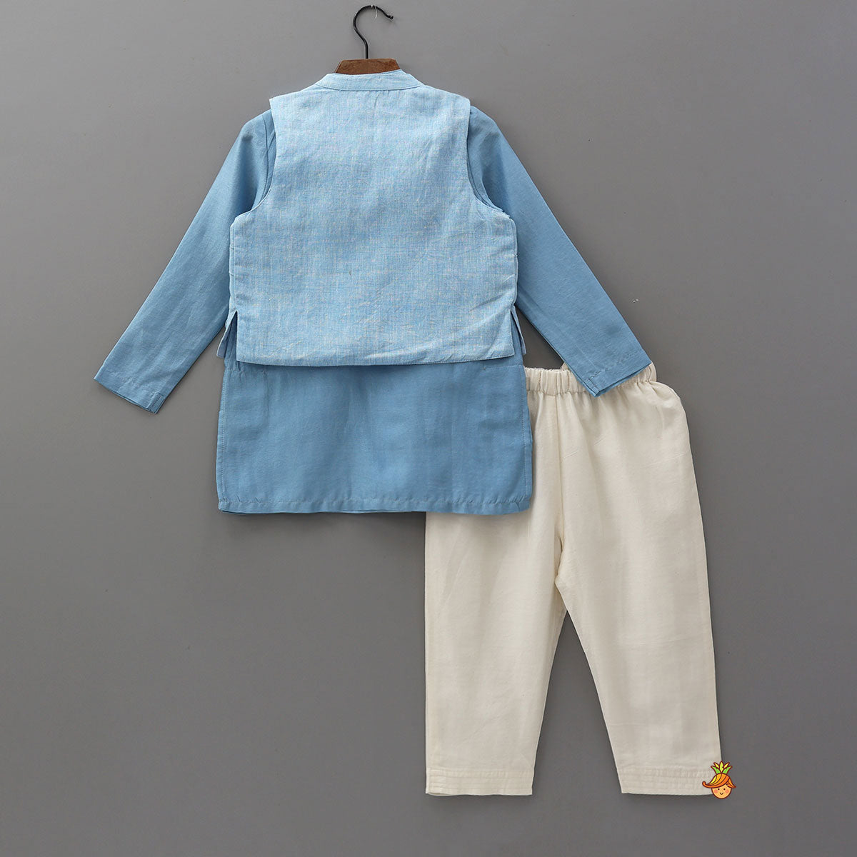 Pre Order: Ethnic Kurta With Fish Motif Embroidered Jacket And Pyjama