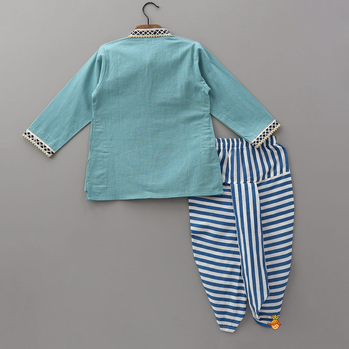 Pre Order: Patch Pocket Lace Detailed Kurta With Striped Dhoti